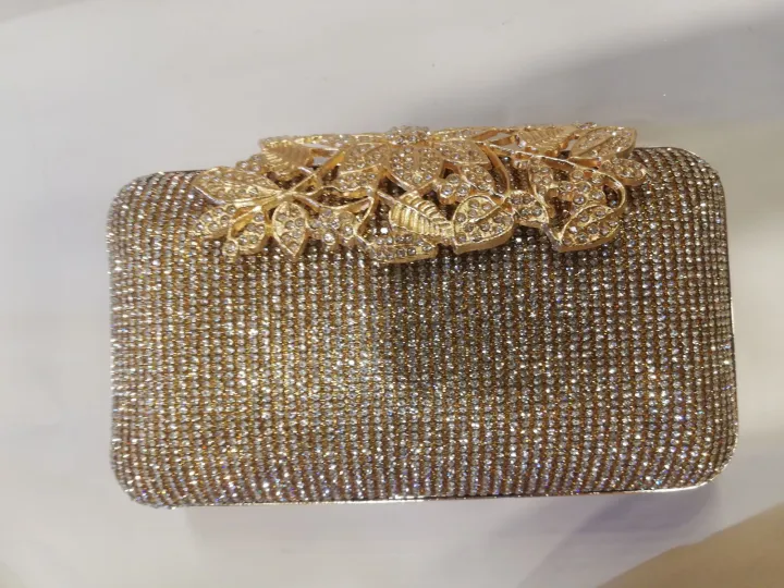 Party%20clutch,%20fancy%20clutch,%20bridal%20clutch%20-%20Image%203