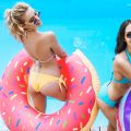 Swimming Ring Inflatable Donut  Giant Pool Float Summer Outdoor Activitives Beach Party Swimming Pool Inflatable Mattress Water. 