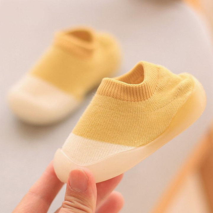 Baby%20Shoes%20First%20Walkers%20Comfortable%20Boys%20Girls%20Kids%20%20Soft%20Non-Slip%20Sole%20Floor%20Shoes%20Knit%20Booties%20-%20Image%205