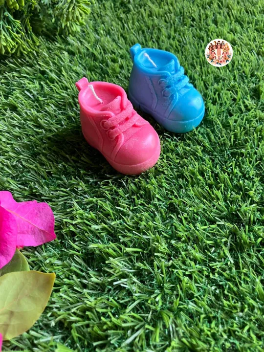 Cute%20pink%20and%20blue%20baby%20shoes%20candles%20for%20gender%20reveal%20party_customized_birthday%20party_birthday%20gifts_giveaways_baby%20shower_other%20kids%20event%20-%20Image%204
