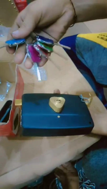 surface-mounted rim lock