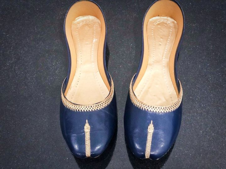 Blue colour plain khussa for girls || Tilla design casual footwear with lawn suits for female