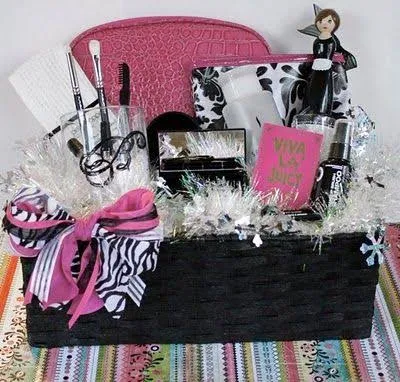 Customize%20gift%20basket%20for%20girls%20-%20Image%205
