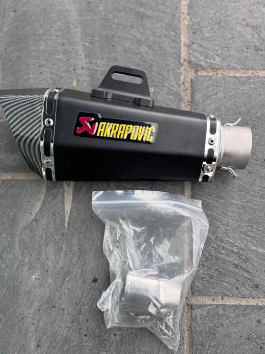 Akrapovic%20Short%20Exhaust%20-%20Image%203