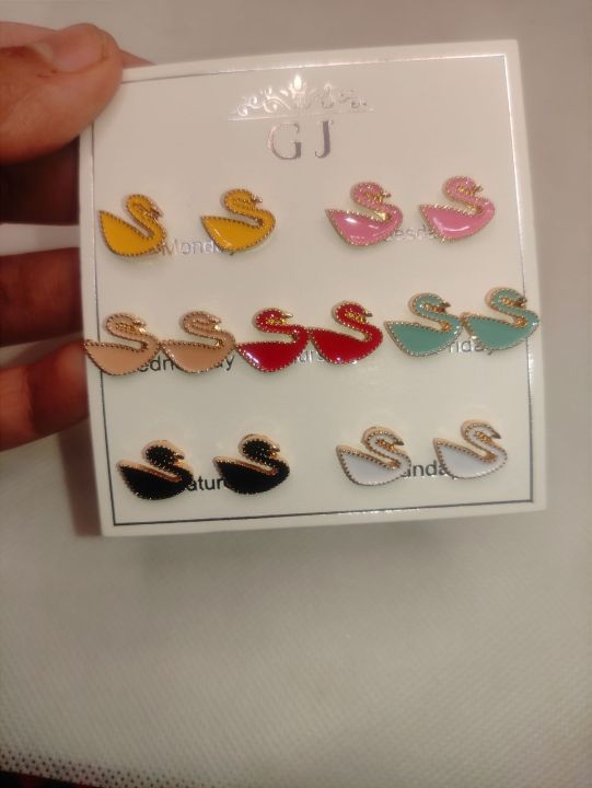 duck  colour full ear studs