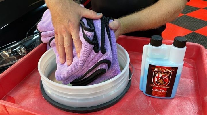 Wolfgang%20Uber%20SiO2%20rinseless%20wash%20from%20gallon%20-%20Image%205