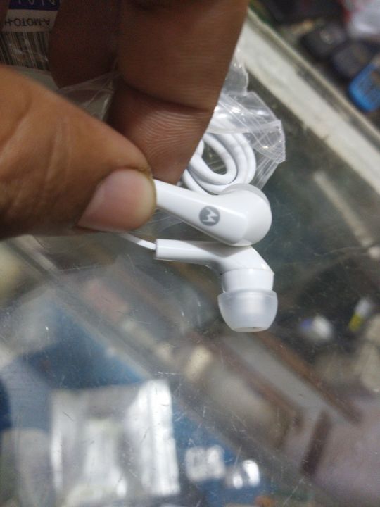 MOTOROLLA%20HAND%20FREE%20-%20Image%204