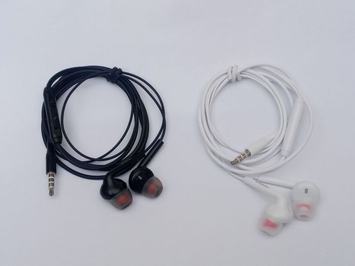 High-Quality%20Wired%20Earphones%20with%20Volume%20Control%20and%20Built-In%20Mic%20for%20Gaming%20and%20Streaming%20-%203.5mm%20Plug%20-%20Image%208
