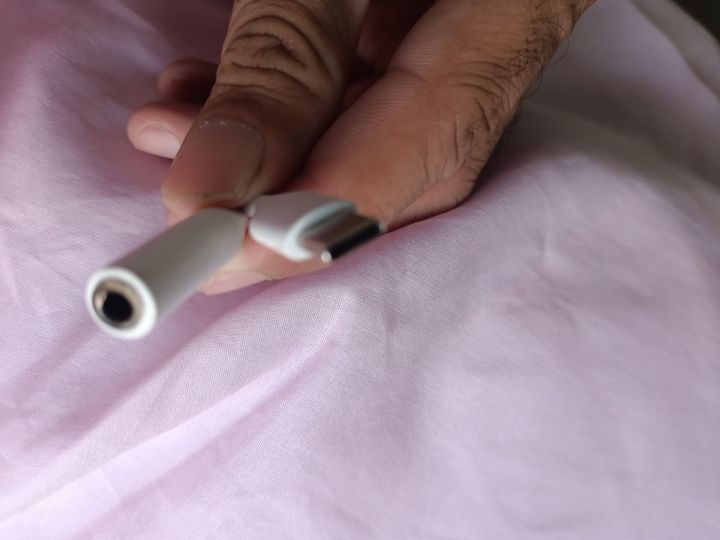 USB-C%20Headset%20Jack%20Adapter%20-%20Image%203