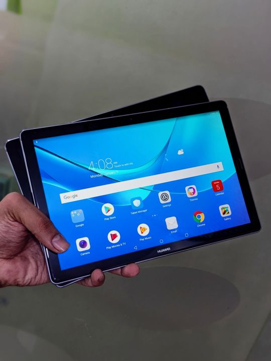 Huawai Tab M5 10.8 inch 4Gb ram 32 memory Andriod 8