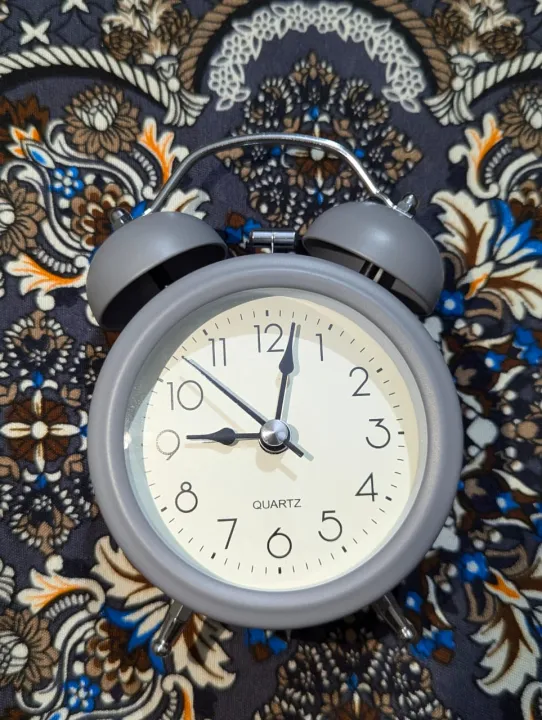 Twin%20Bell%20Loud%20Mini%20Alarm%20Clock%20Metal%20Frame%203D%20Dial%20with%20Backlight%20Battery%20Operate%20Desk%20Table%20Alarm%20Clock%20For%20Home%20and%20Office_%20Mini%20Classic%20Silent%20Metal%20Quartz%20Movement%20Analog%20Bedside%20LED%20Light%20Sweep%20Alarm%20Clock%20-%20Image%207