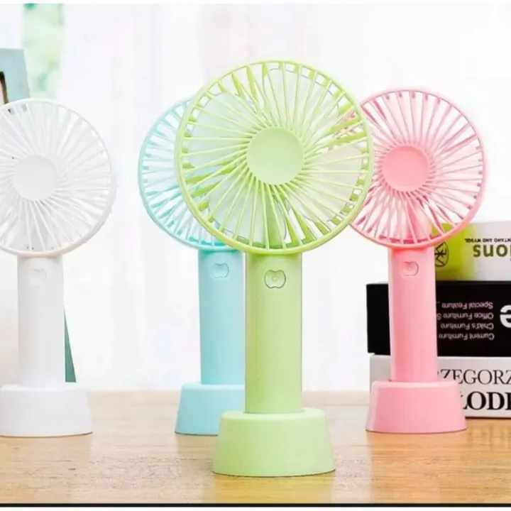 Portable%20mini%20rechargeable%20travel%20fan%20for%20indoor%20and%20outdoor%20use%20-%20Image%204