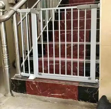 Kids%20Stair%20Safety%20Gate%20/Baby%20Barrier%20Protector%20Home%20Doorway%20Room%20Divider%20Stair%20Guard%20-%20Image%204