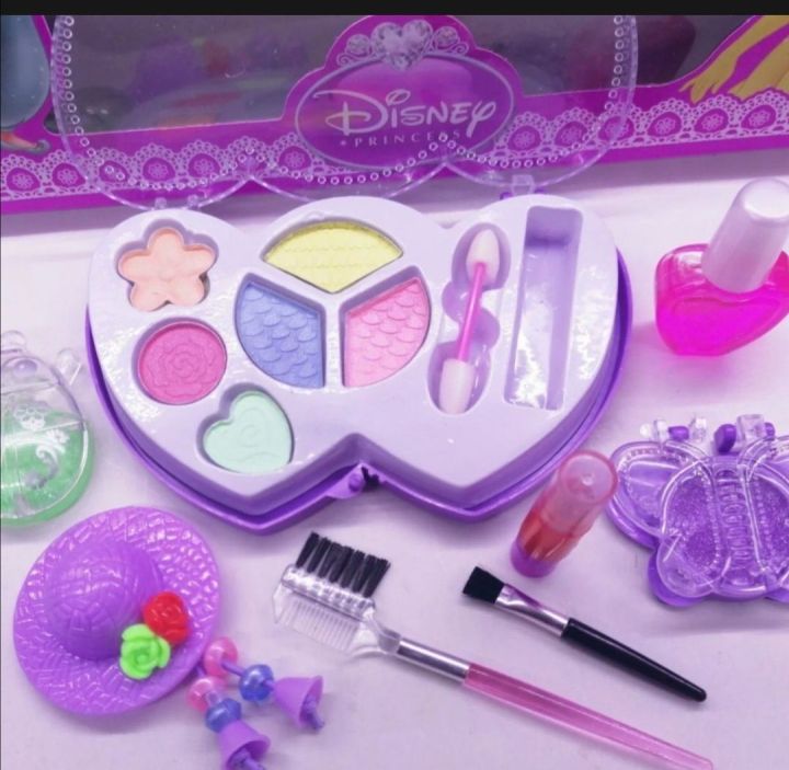 Girls%20Real%20Makeup%20Kit%20Washable%20Princess%20Play%20Makeup%20Set%20Kids%20Toys%20-%20Image%202