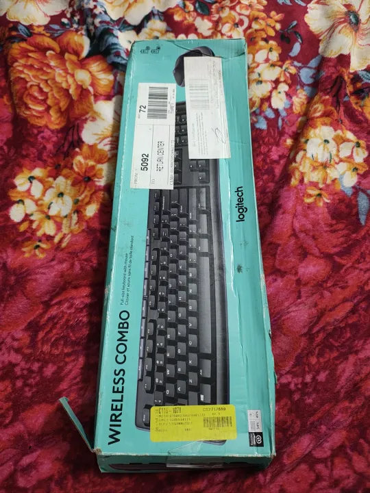 Logitech%20MK270%20Wireless%20Keyboard%20%20Combo%20%7C%202.4GHz%20Wireless%20Keyboard%20&%20Mouse%20Set%20%7C%20Full%20Size%20Keyboard%20with%20Number%20Pad%20%7C%20USB%20Receiver%20-%20Image%206