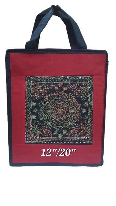 Hand%20made%20lunch%20carry%20bag-%20(%20multicolor)-1pice%20-%20Image%202