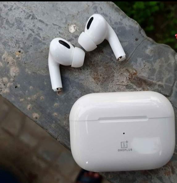 AirPods%20Pro%20(100%25%20Capacity)%20%E2%80%93%20Premium%20Performance,%20Unbeatable%20Price%20-%20Image%206