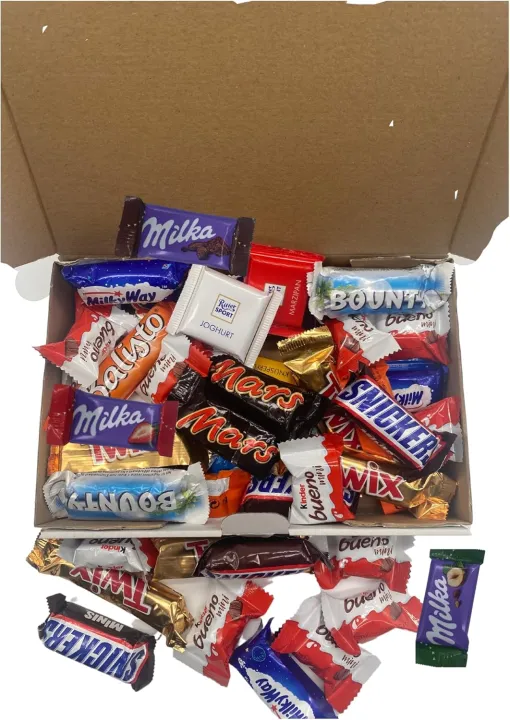 Low Price Chocolate Hampers Gift Box 18 Pcs Chocolates & Candy