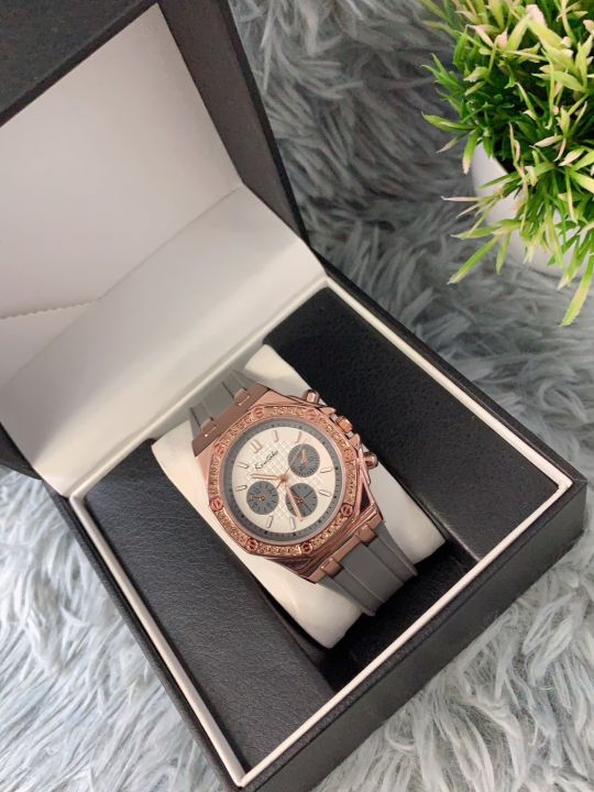 Koutake%20brand%20watches%20are%20authentic,%20waterproof,%20Diamond%20silicone%20strap.%20-%20Image%204