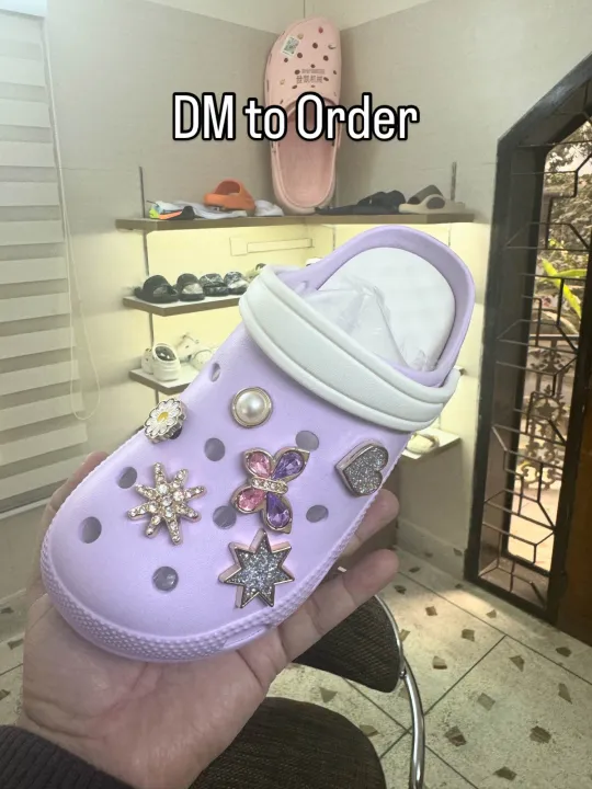 Ladies%20Comfortable%20Clogs%20with%20Cute%20Charms%20%E2%80%93%20Lightweight%20Slip-On%20Daily%20Wear%20Shoes%20-%20Image%205