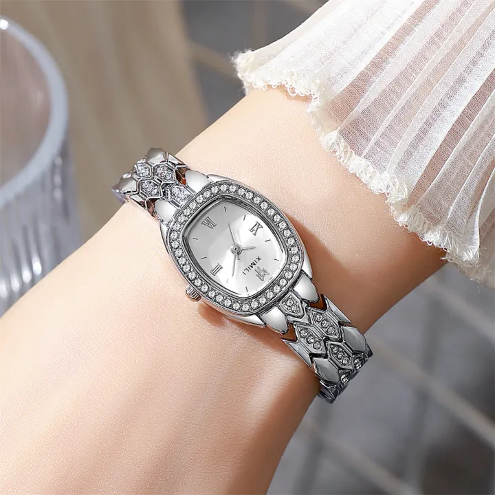 Luxury%20Gold%20Plated%20Ladies%20Fashion%20Quartz%20Watch%20Simple%20Rome%20Barrel-Shaped%20Stainless%20Steel%20Business%20Clock%20Quality%20Buckle%20Strap%20-%20Image%204
