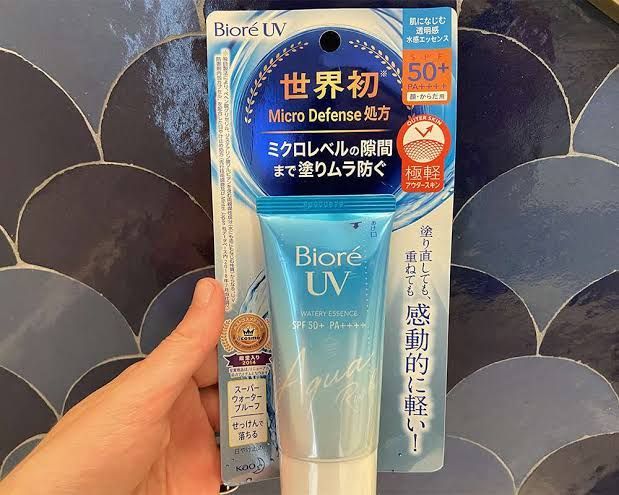 Biore%20UV%20Watery%20Essence%20Sunscreen%20SPF%2050+%20PA++++%20-%20Image%203
