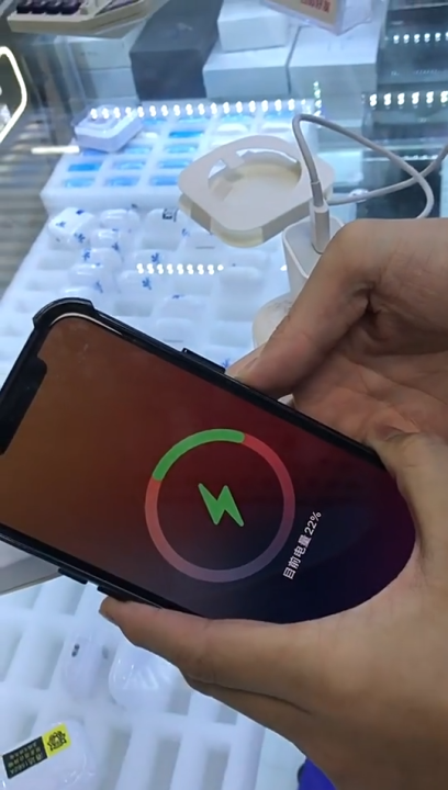 Universal Magnetic Wireless Charger for iPhone 12/13/14 Series, Fast Charging Pad with Smart Connectivity