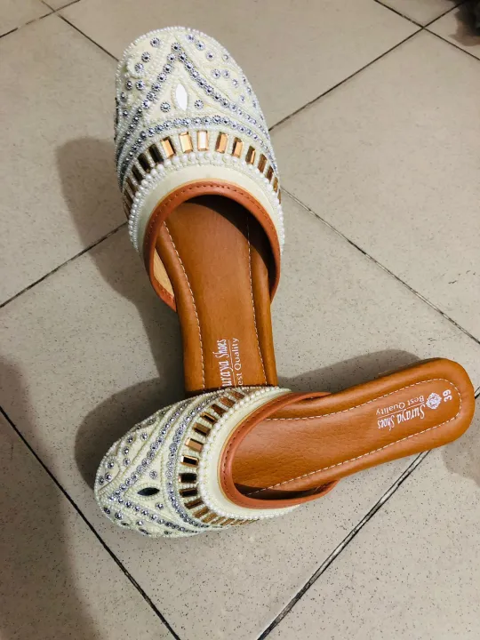 Ladies%20Pakistani%20Design%20Nagra%20Juttie%20Flat%20Sandal%20-%20Flat%20Half%20Nagra%20Shoes%20-%20Image%202