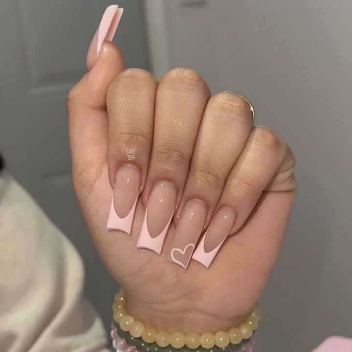 24pcs%20Cute%20Pink%20French%20Fake%20Nails%20Art%20Simple%20Love%20Design%20Short%20Square%20False%20Nail%20Tips%20Detachable%20Press%20on%20Nails%20Sets%20Finished%20-%20Image%204