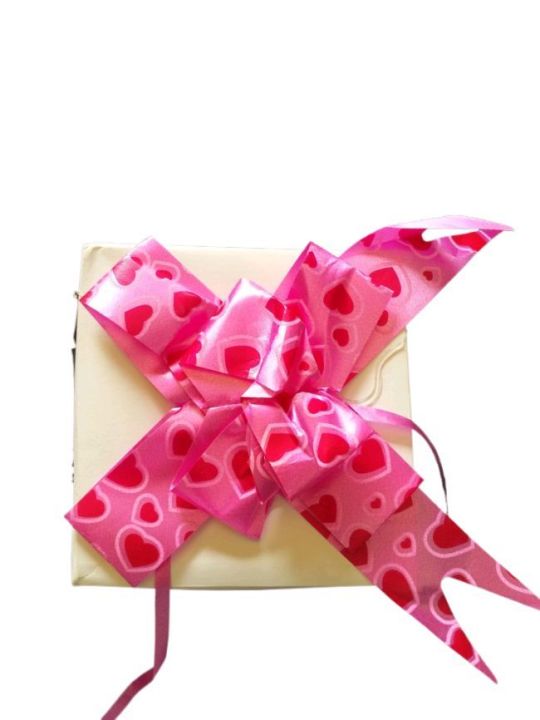 chocolate%20gift%20box%202%20layers%20with%208%20Giggle%20opus%20chocolate%20and%2012%20Cadbury%20dairy%20milk%20chocolates%20and%20ribbon%20-%20Image%203