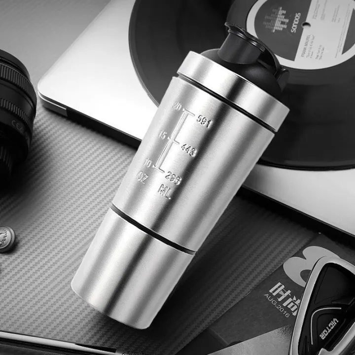 Under%20Armour%20Steel%20Gym%20Shaker%20with%20Storage%20Container%20for%20Protein%20Powder%20%7C%20Double%20Walled%20Insulation%20%7C%20BPA%20Free%20%7C%20Leak%20Proof%20(750%20ML-Silver)%20-%20Image%202