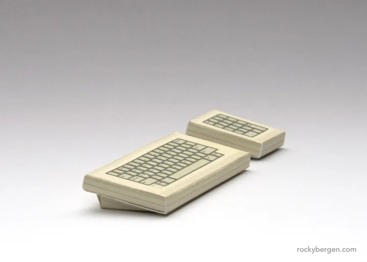 Model%20of%20a%20Classic%20Computer%20Apple%20Macintosh%20128K%20Paper%20Model%20Papercraft%20Doll%20(for%20Cutting%20and%20Assembling%20Yourself)%20-%20Image%202