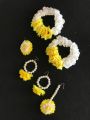 gajray/kangan/bangles/teeka/earsring/ring/bindiya/artificial fake flowers jewellery set yellow & white.. 