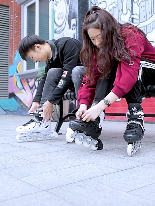 Adjustable Inline Roller Skates with Flashing LED Wheels – Durable PU Skating Shoes