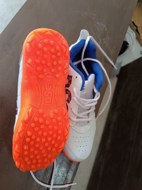 DSC%20CRICKET%20SHOE%20-%20Image%209