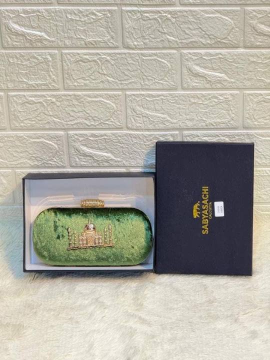 Plain%20Sabyasachi%20Clutch%20-%20Image%202