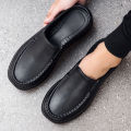 Men chef shoes casual loafers waterproof and oil-proof kitchen work slip-on men shoes outdoor non-slip beach slippers large size. 