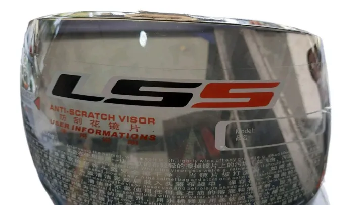 LS5%20Helmet%20visor%20Blak,%20white%20-%20Image%202