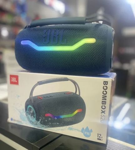 Boombox%20520%20Waterproof%20IPX6%20RGB%20dazzle%20dish%20lamp%20Wireless%20Speaker%20Powerful%20Sound%20Premium%20Quality%20-%20Image%207