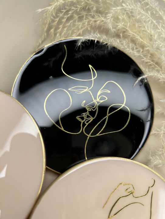 Handmade%20continuous%20line%20art%20decal%20resin%20coasters%20%7C%20interior%20design%20%7C%20luxury%20dining%20%7C%20drinks%20coaster%20%7C%20housewarming%20gift%20%7C%20valentines%20gift%20-%20Image%204