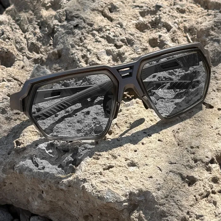 SEAMERGO%20Retro%20Polarized%20Cycling%20Sunglasses%20Man%20High-end%202025%20Outdoor%20Activities%20UV%20Resistant%20Cyberpunk%20Glasses%20Walk%20The%20Show%20-%20Image%205