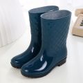 Fashionable and minimalist style drawstring and tight mouth waterproof and anti slip outdoor work women's rain boots.