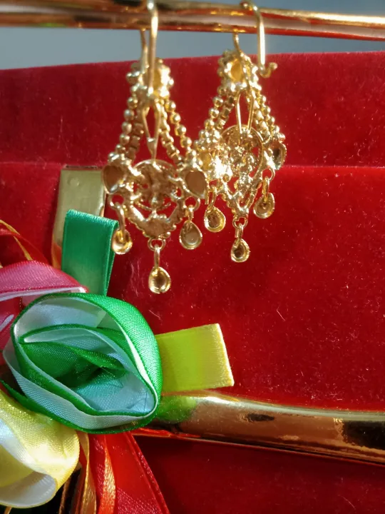 Women's%20Gold%20Plated%20Earrings%20Fashion%20Jewelry%20Accessory%20-%20Image%204