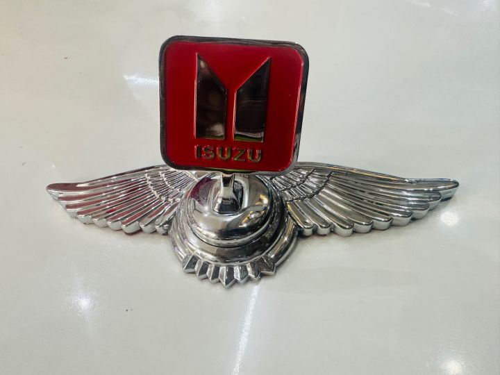 Isuzu Bonet Logo With Wings For All Isuzu Cars