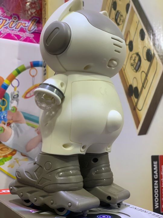 Smart%20Robot.%20Electric%20skating%20Lite%20Music%20robot%20-%20Image%205