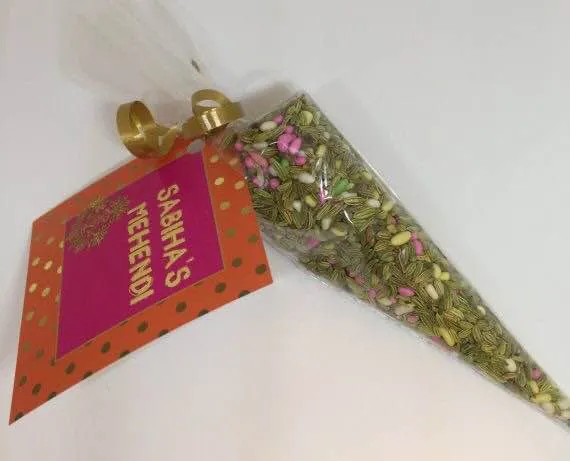customized%20name%20sweet%20mehndi%20cone/%20mayon%20events%20giveaway/%20mehndi%20favours/%20mayon%20return%20favours%20/%20mehndi%20decor/%20mehndi%20gifts%20-%20Image%202