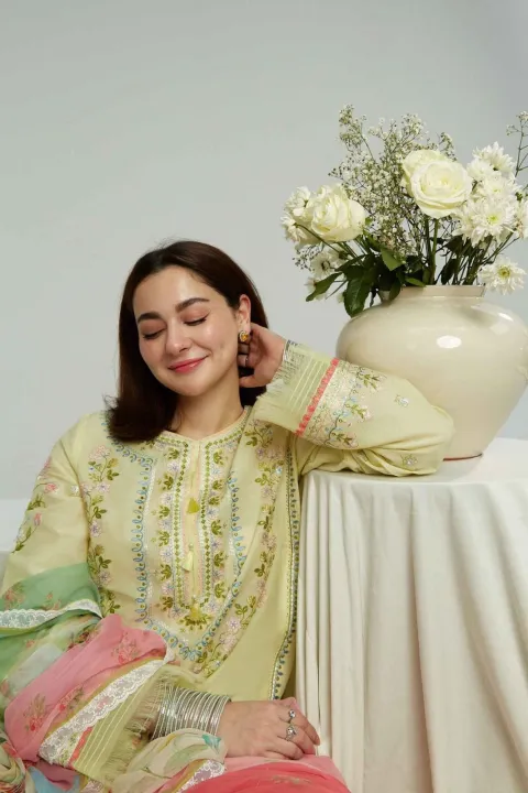 Unstitched%20Lawn%20Dress%203%20Pcs%20-%20Image%203