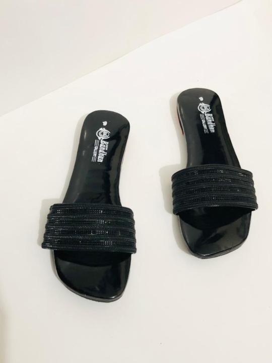 Girls shoe sandal fashionable stylish beautiful design comfort flat  slippers shoe Simple Slipper