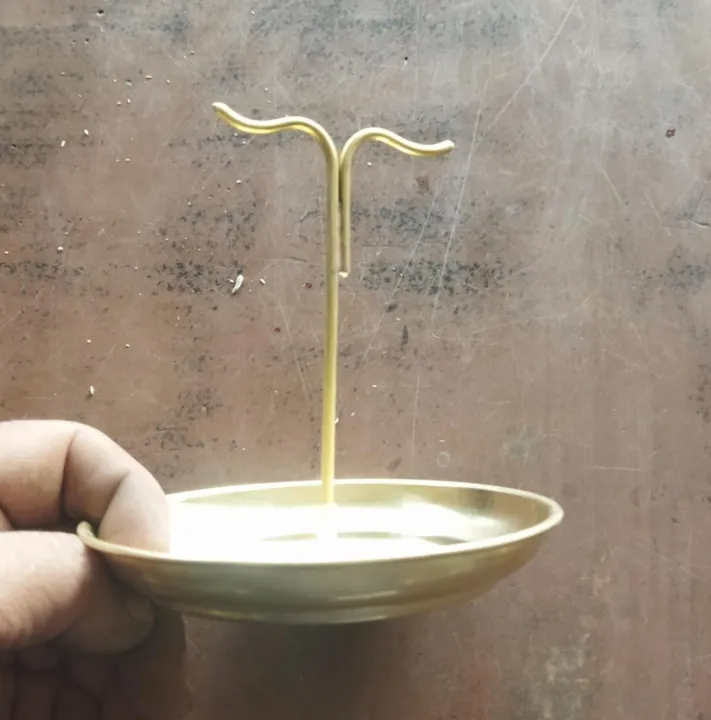 2%20In%201%20Brass%20Bateko%20Dhoop%20Holder%20/%20Stand%20(12%20CM%20Diameter)%20-%20Image%205