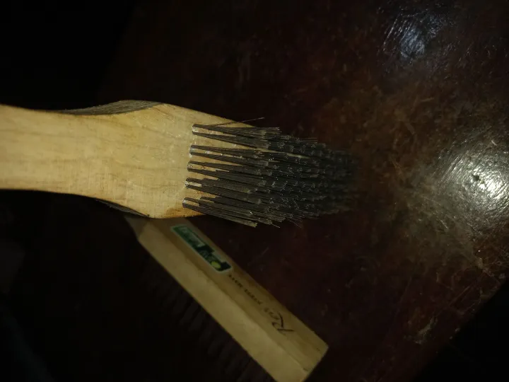 Hayleys%20-%20Ravi%20Steel%20Wire%20Brush%205%20Row%20for%20Wood,%20Wall%20&%20Metal.%20-%20Image%207